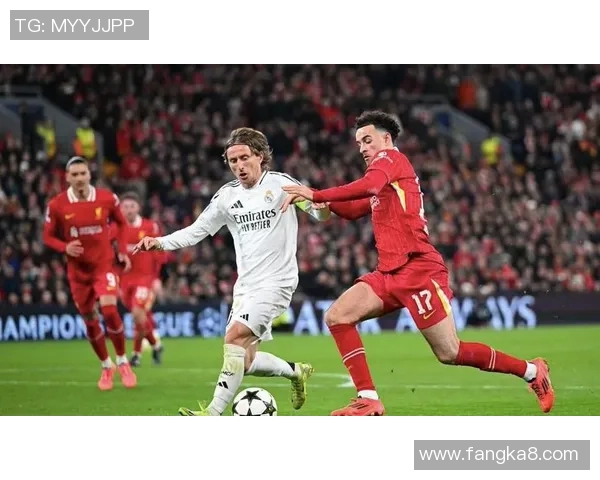 皇马与利物浦欧冠决赛上半场精彩对决比分揭晓